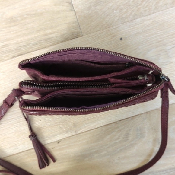 **SOLD***Woven Leather Distressed Crossbody Bag - Picture 7 of 13